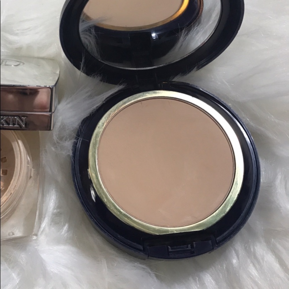 πMac-esteelauder-Laura M foundations powder/creme - Picture 3 of 7